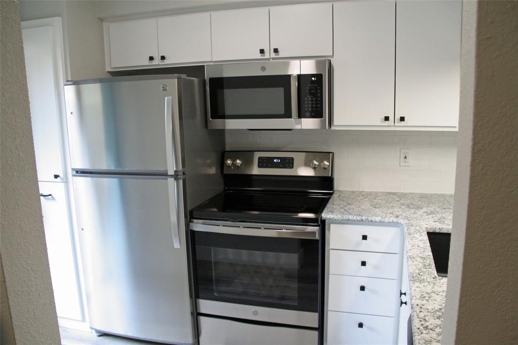 5200 Martel Avenue, Unit 27B Dallas, TX 75206 - Photo 16 of 33