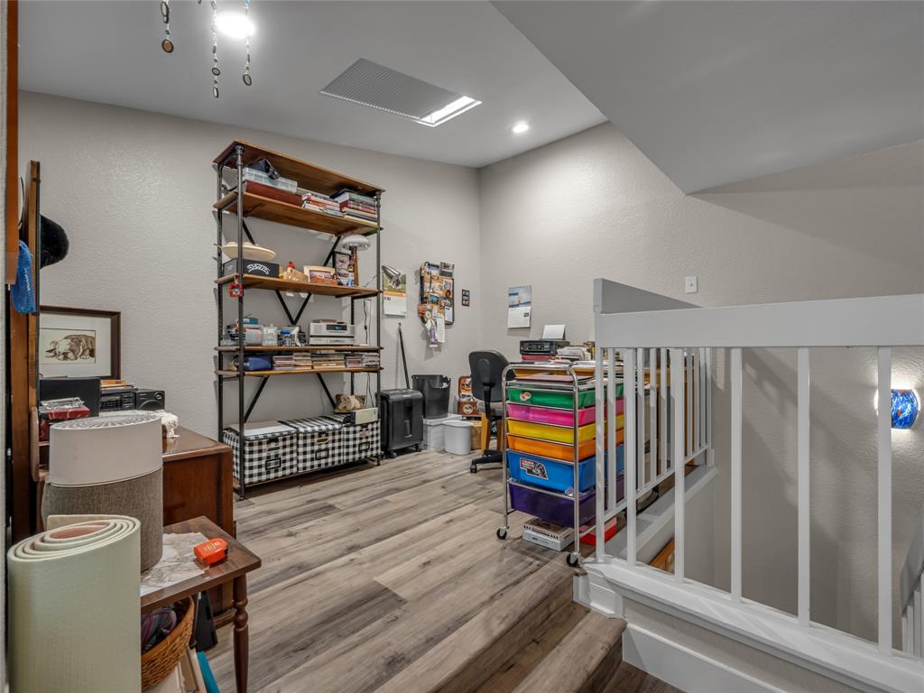 5200 Martel Avenue, Unit 27B Dallas, TX 75206 - Photo 19 of 33 Level 2 Loft/Study