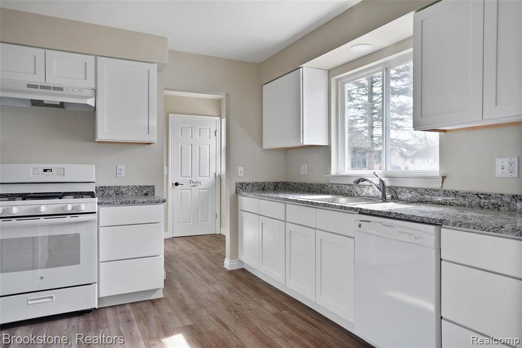 140 Michelson Road Rochester, MI 48307 - Photo 8 of 31