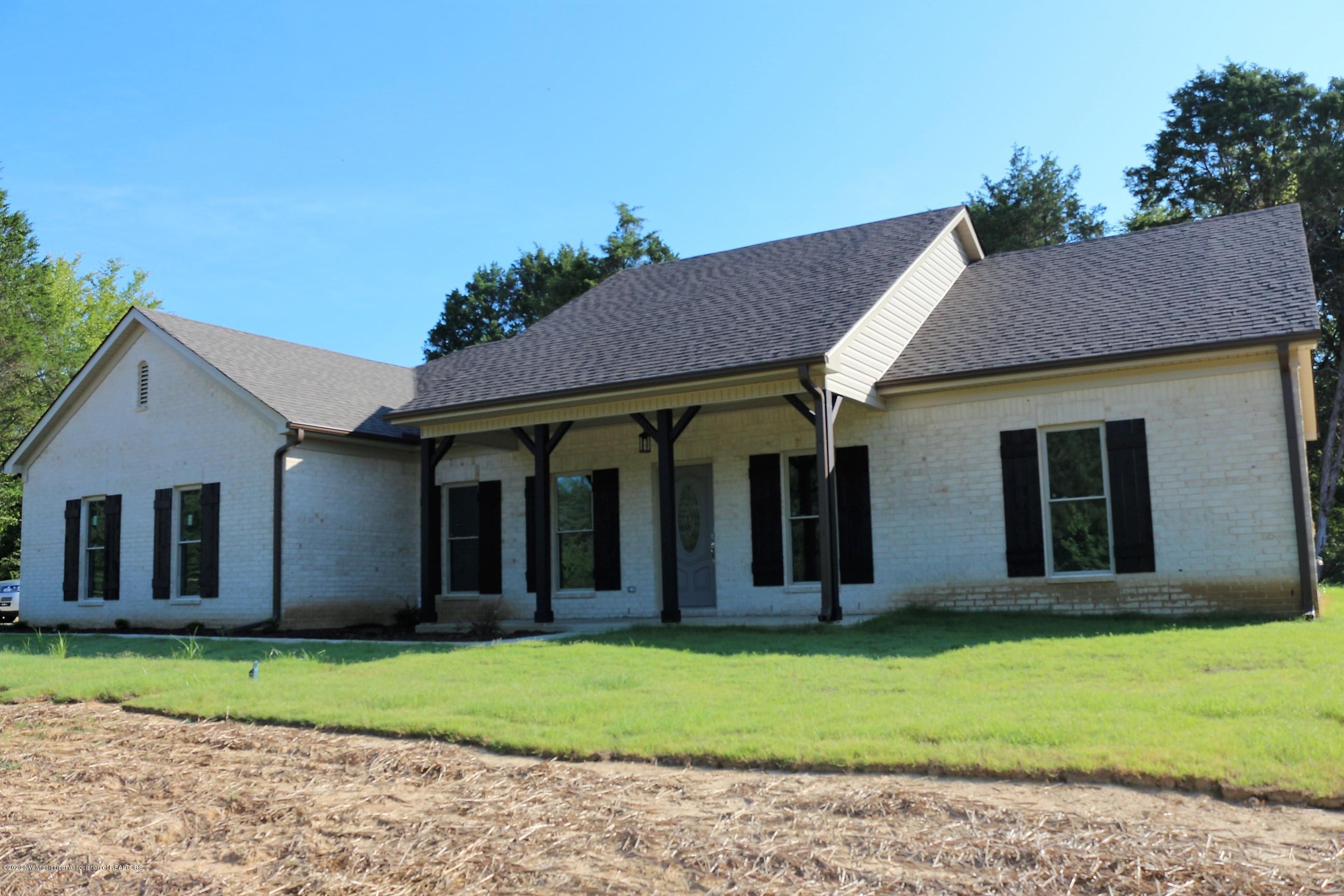1084 French Road Byhalia, MS 38611 - Photo 1 of 25 IMG_5163