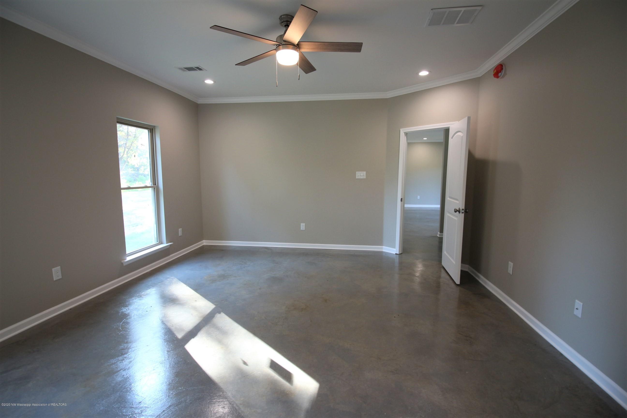 1084 French Road Byhalia, MS 38611 - Photo 13 of 25 IMG_5145
