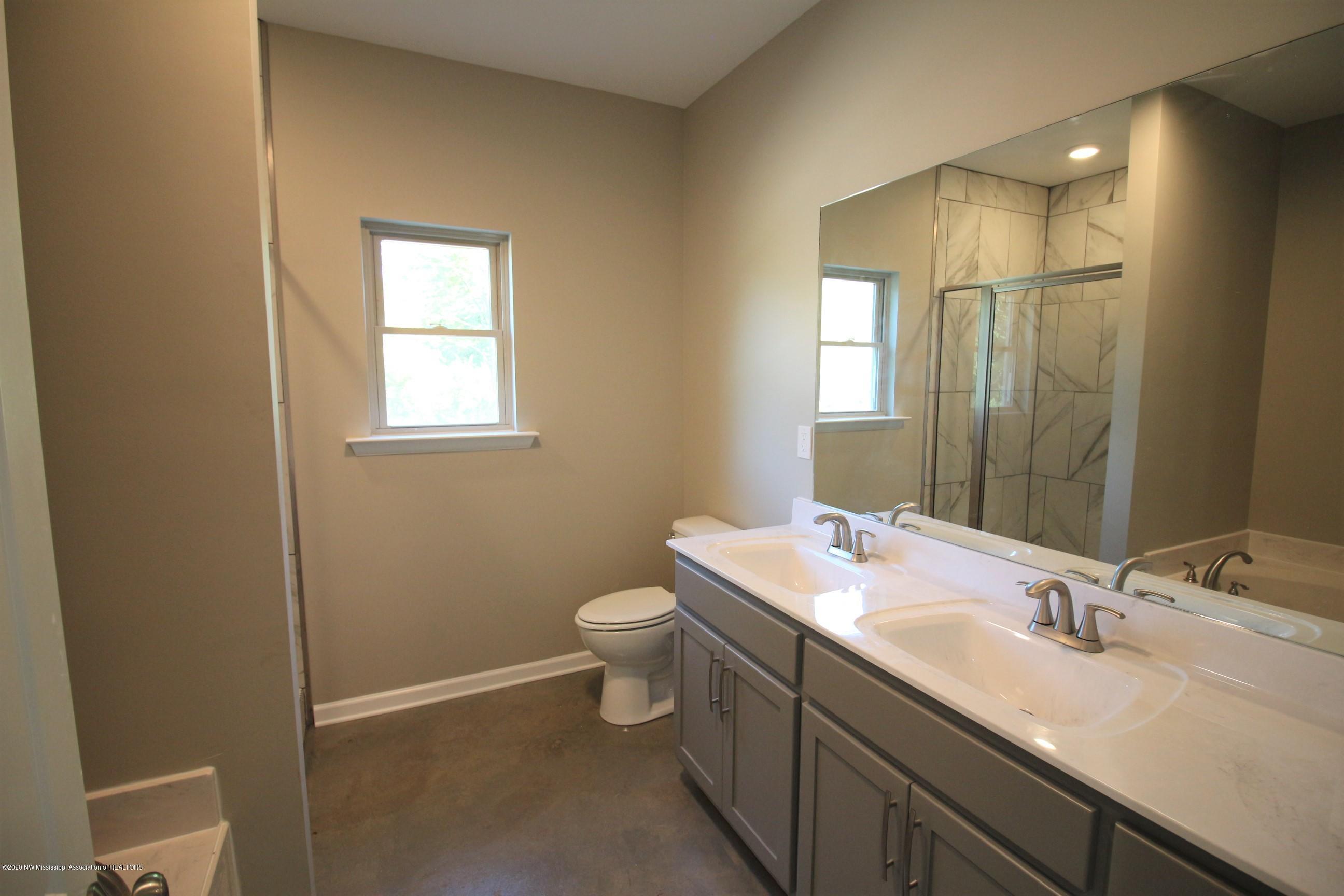 1084 French Road Byhalia, MS 38611 - Photo 14 of 25 IMG_5146