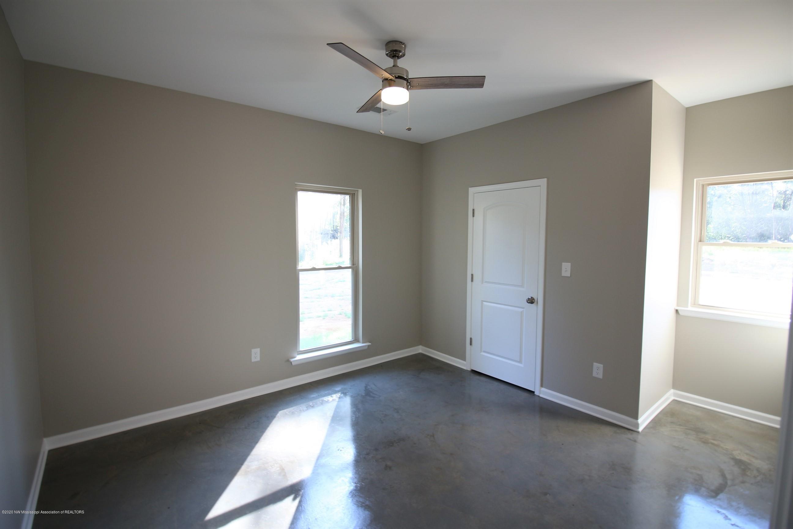 1084 French Road Byhalia, MS 38611 - Photo 21 of 25 IMG_5156