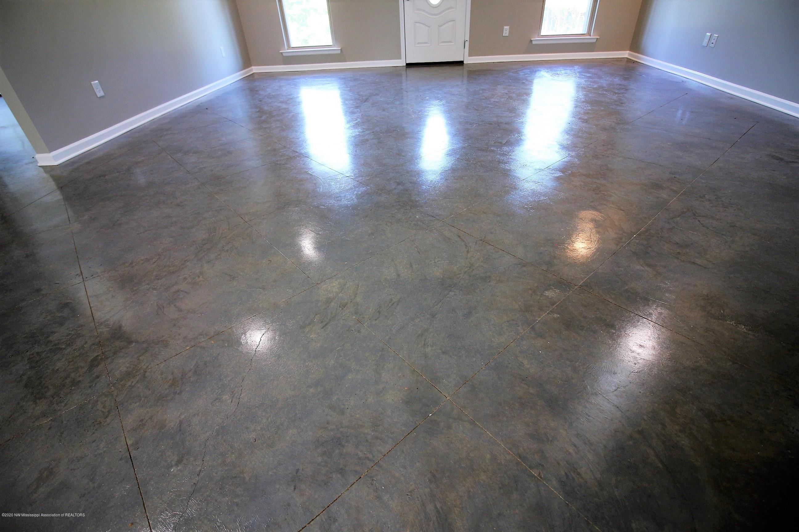 1084 French Road Byhalia, MS 38611 - Photo 23 of 25 IMG_5158