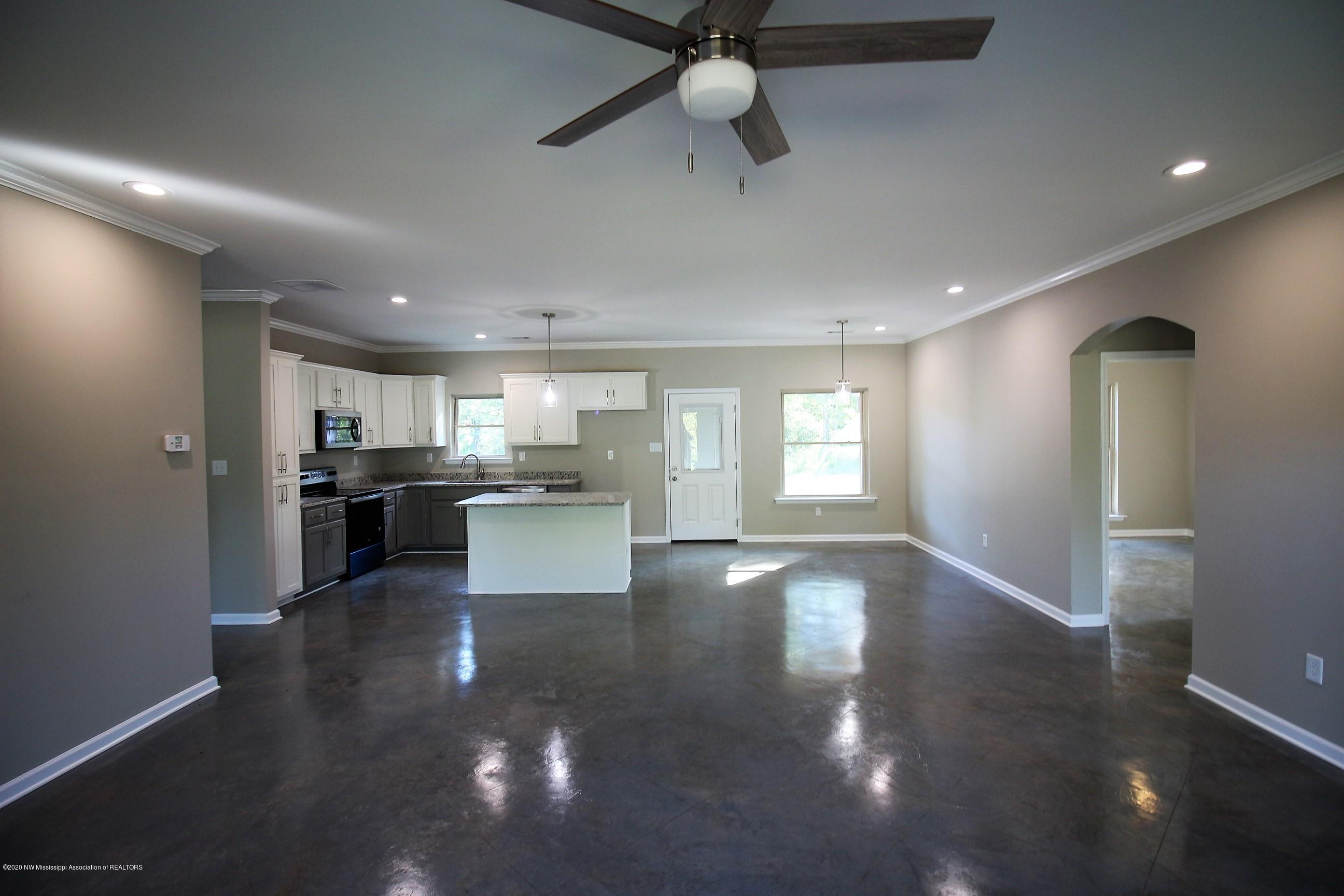 1084 French Road Byhalia, MS 38611 - Photo 6 of 25 IMG_5141