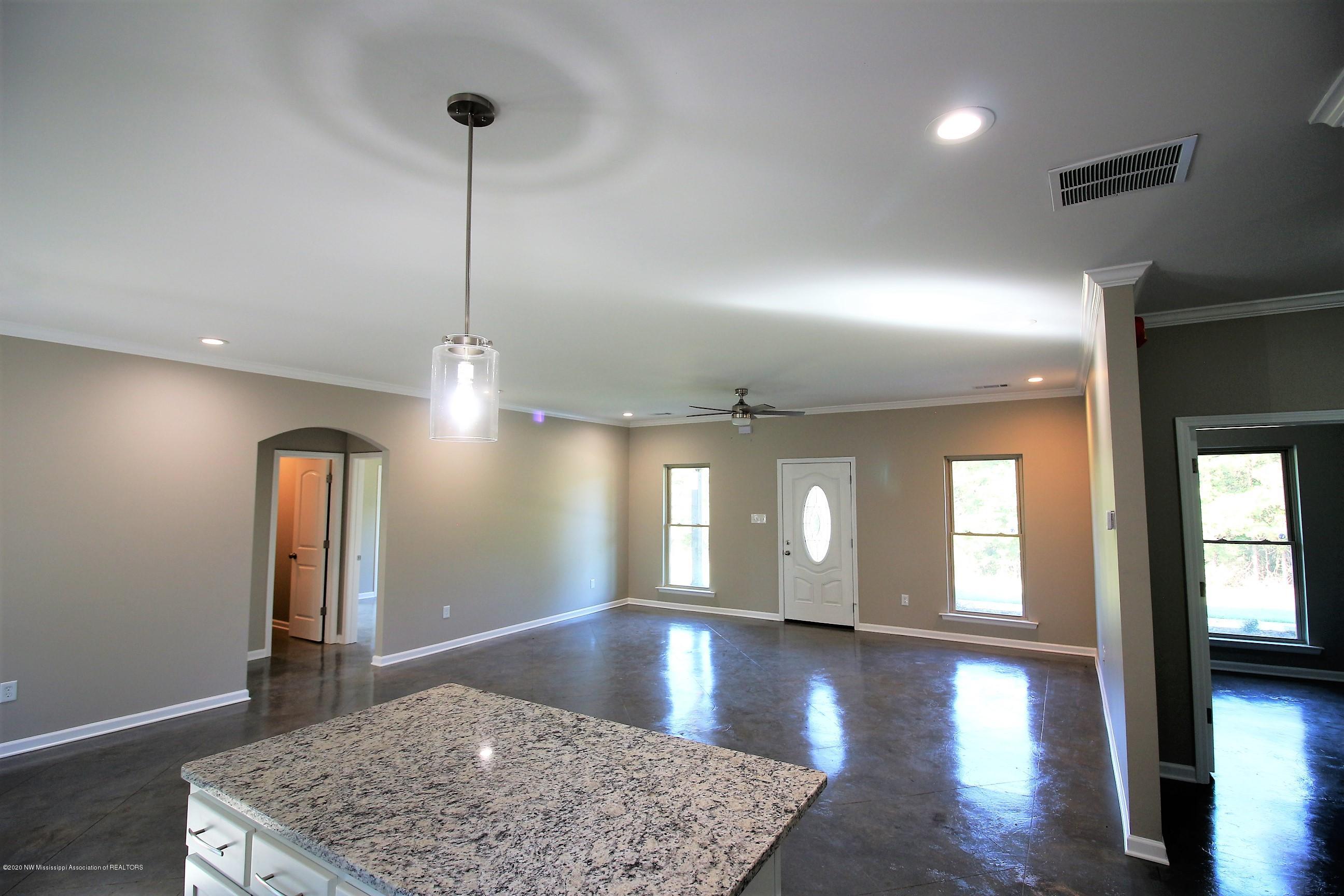 1084 French Road Byhalia, MS 38611 - Photo 8 of 25 IMG_5152