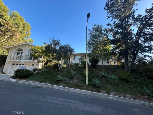 $8,750 | 16248 Darcia Place, Encino, CA 91436