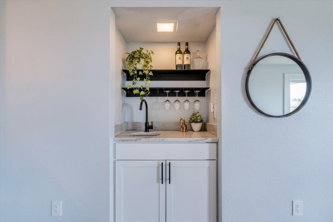 6309 Colina Lane Austin, TX 78759 - Photo 9 of 29 Wet bar in main living area.