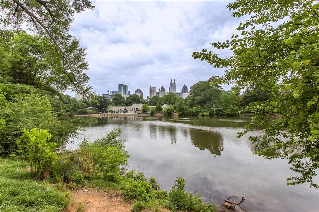 272 14th Street Northeast, Unit 8 Atlanta, GA 30361 - Photo 31 of 44