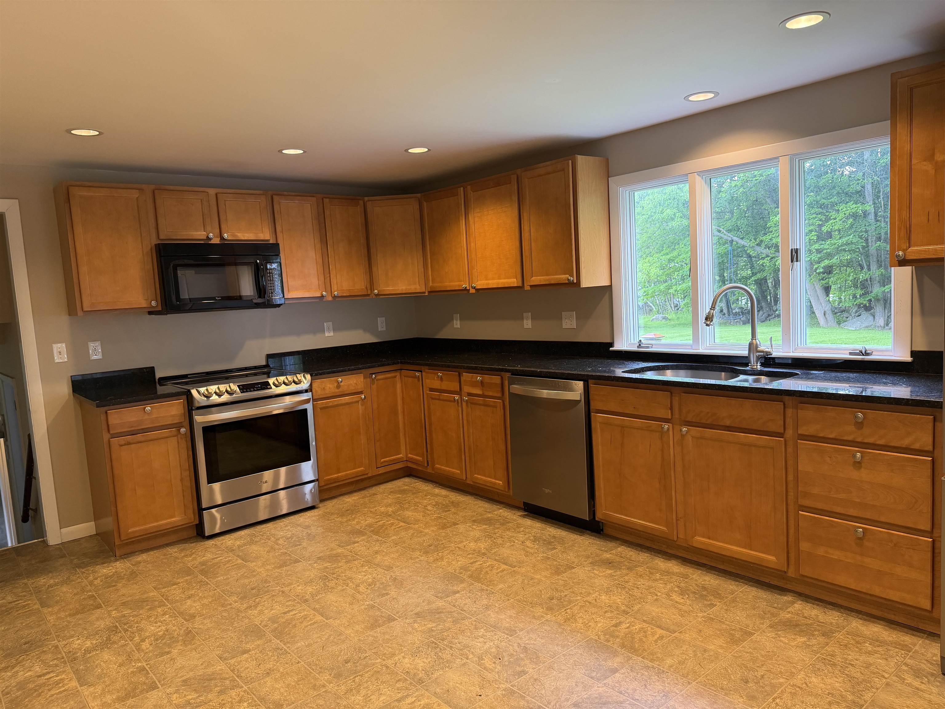 231 Locke Road Rye, NH 03870 - Photo 14 of 30