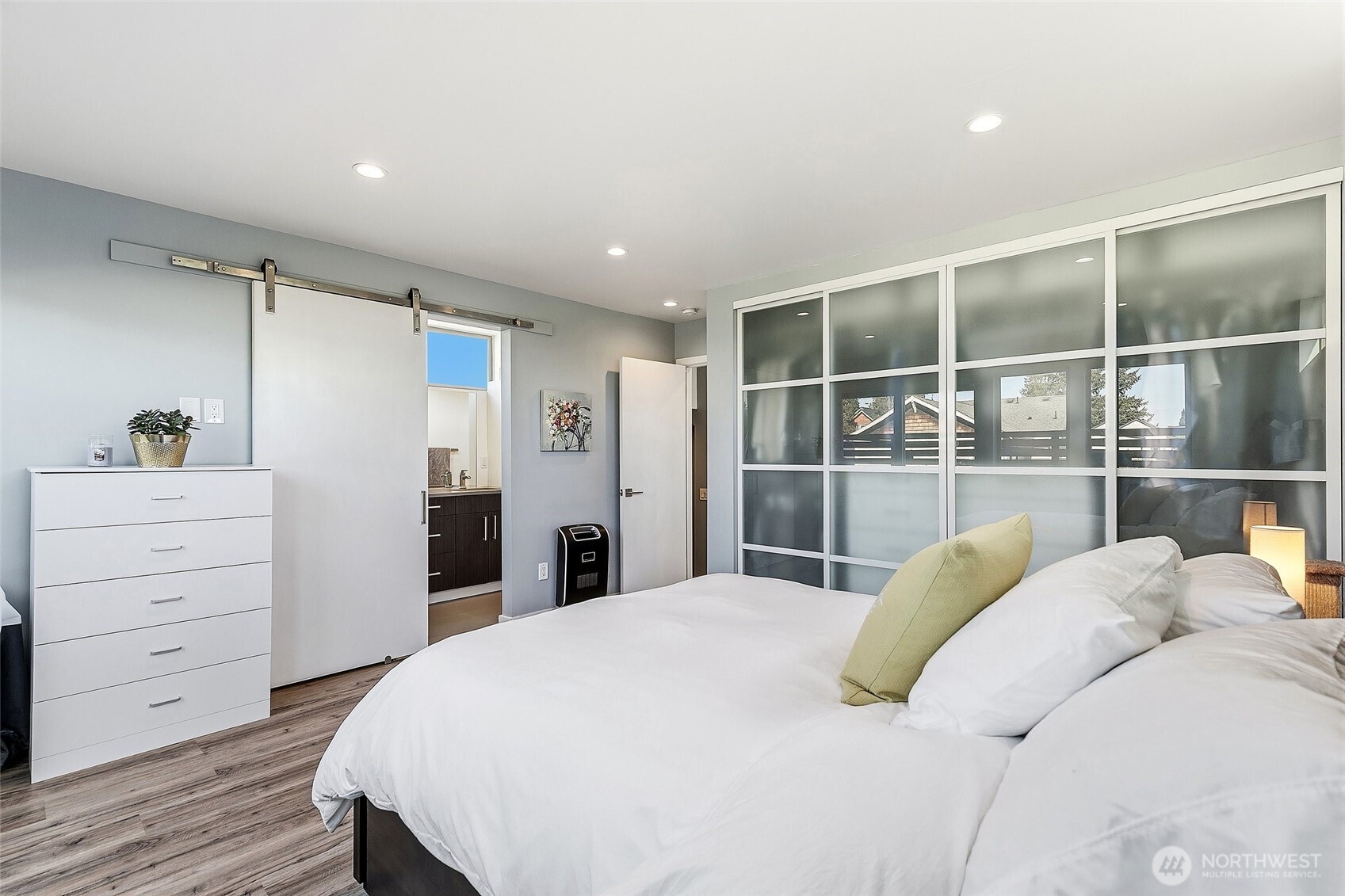 5953 Fauntleroy Way Southwest, Unit D Seattle, WA 98136 - Photo 13 of 29