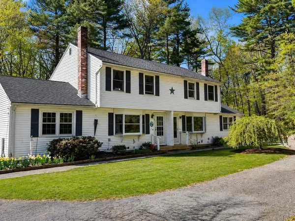 $392,000 | 12 Pinecrest Road, Unit 12, Uxbridge, MA 01569