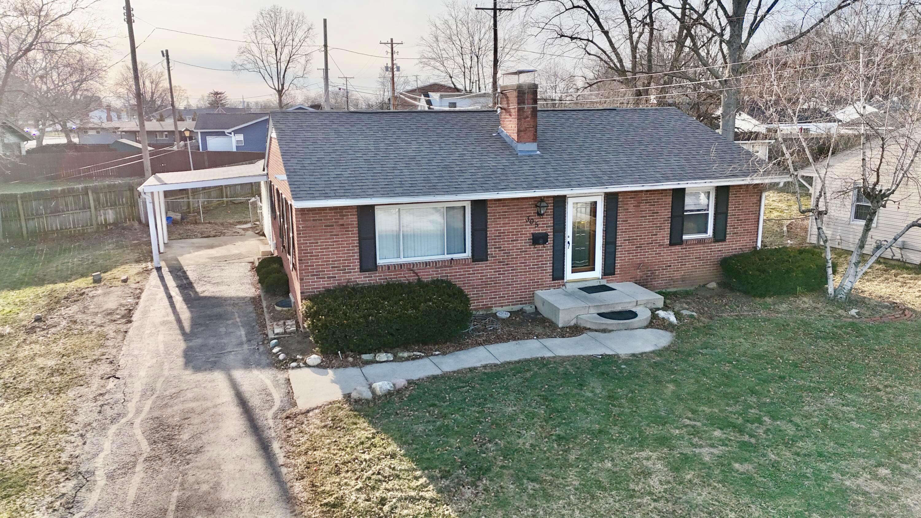 305 Danhurst Road Columbus, OH 43228 - Photo 1 of 39