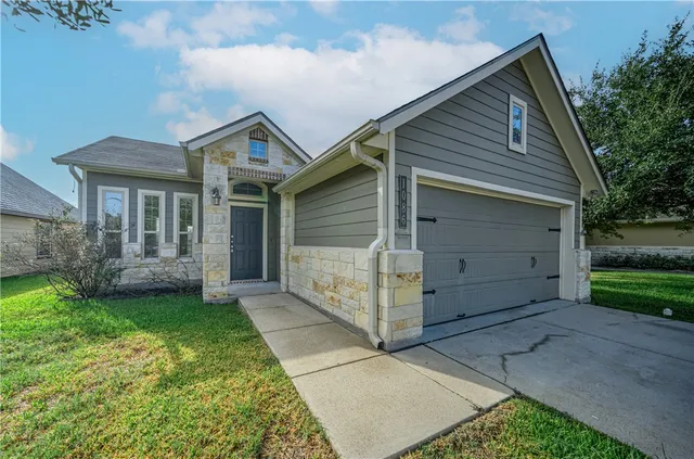 $259,900 | 1086 Venice Drive, Bryan, TX 77808