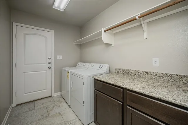 $259,900 | 1086 Venice Drive, Bryan, TX 77808