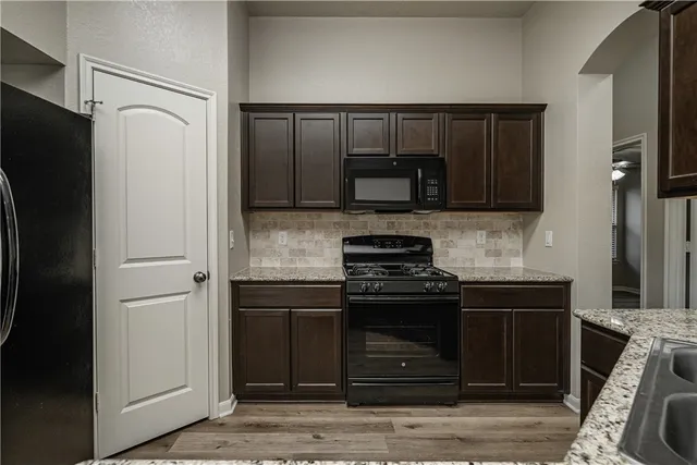 $259,900 | 1086 Venice Drive, Bryan, TX 77808