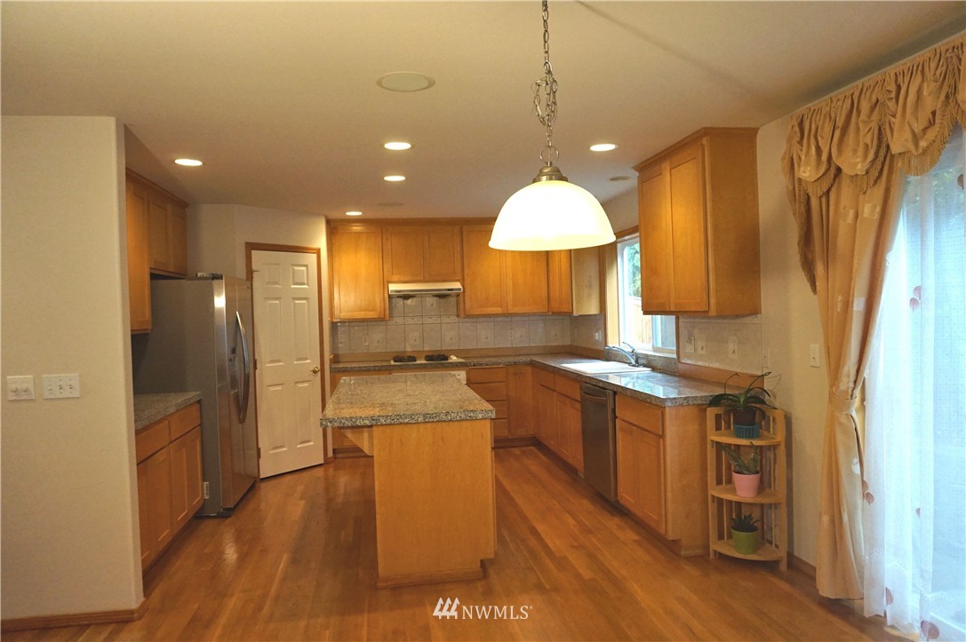 1905 243rd Street Southwest Bothell, WA 98021 - Photo 3 of 18