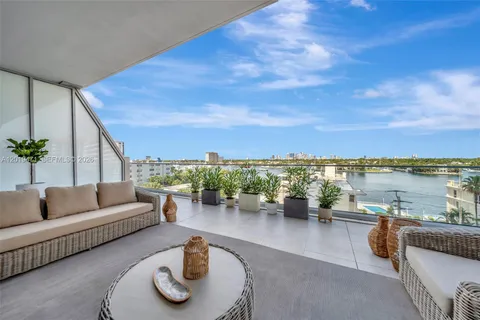 $2,000,000 | 153 North Seabreeze Boulevard, Unit 403, Fort Lauderdale, FL 33304