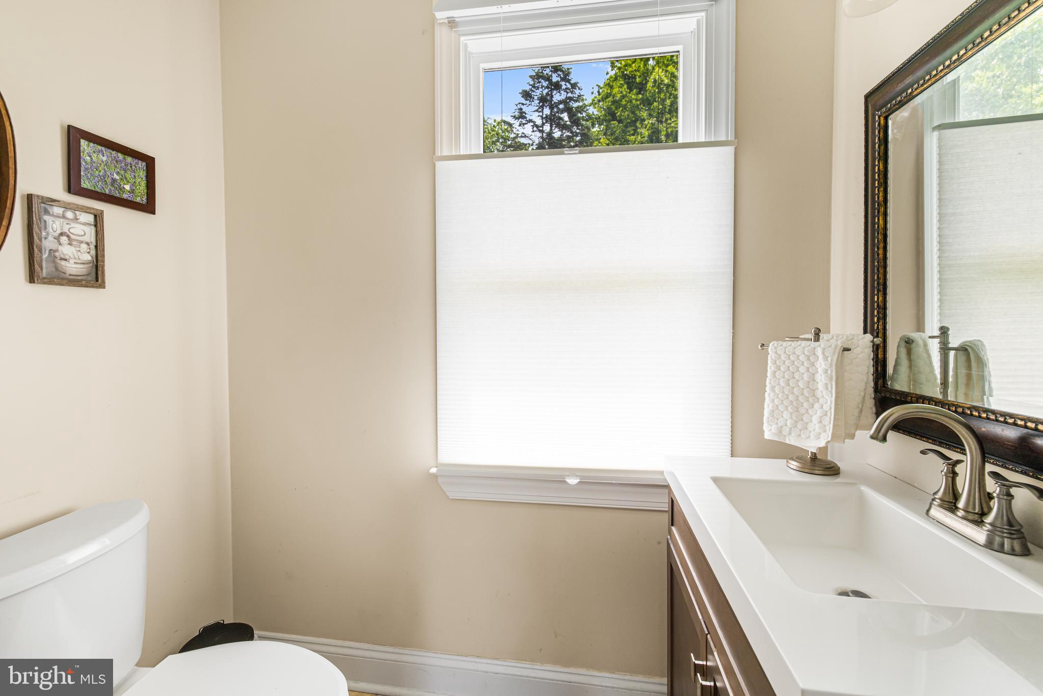 9 Middle Road Perkasie, PA 18944 - Photo 23 of 38 Main Floor Powder Room