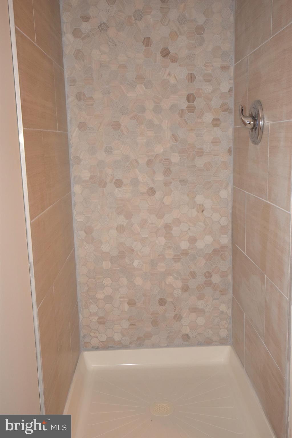 1507 Sheffield Road Baltimore, MD 21218 - Photo 9 of 21