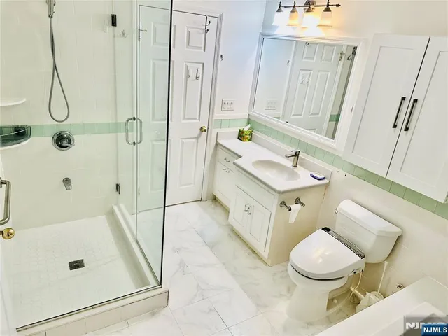 $995,000 | 26 Garnett Place, Norwood, NJ 07648