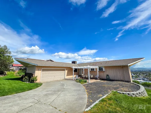 $439,000 | 1808 Valleyview Drive, Clarkston, WA 99403