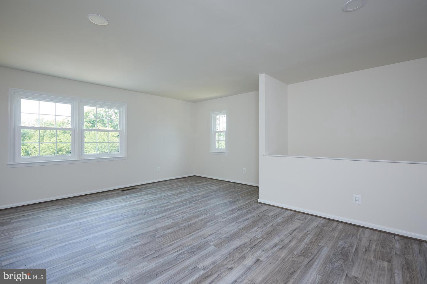 21050 Big Woods Road Dickerson, MD 20842 - Photo 32 of 62 Lodge Main Room