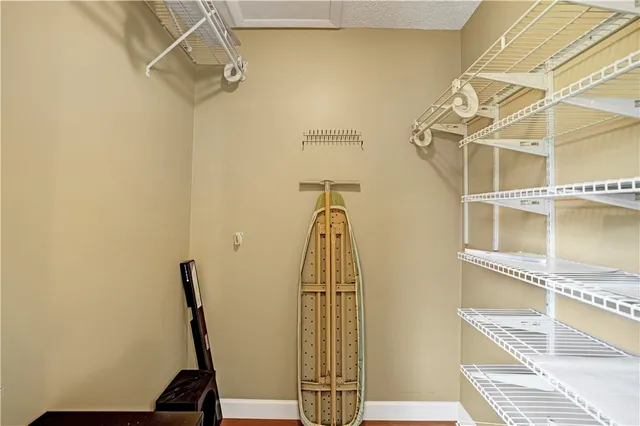 $158,000 | 426 Pine Glen Lane, Unit D2, Greenacres, FL 33463