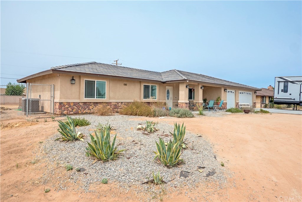 14682 Temecula Road Apple Valley, CA 92307 - Photo 2 of 44