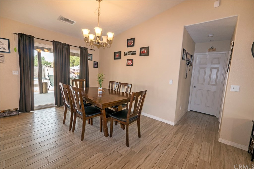 14682 Temecula Road Apple Valley, CA 92307 - Photo 14 of 44