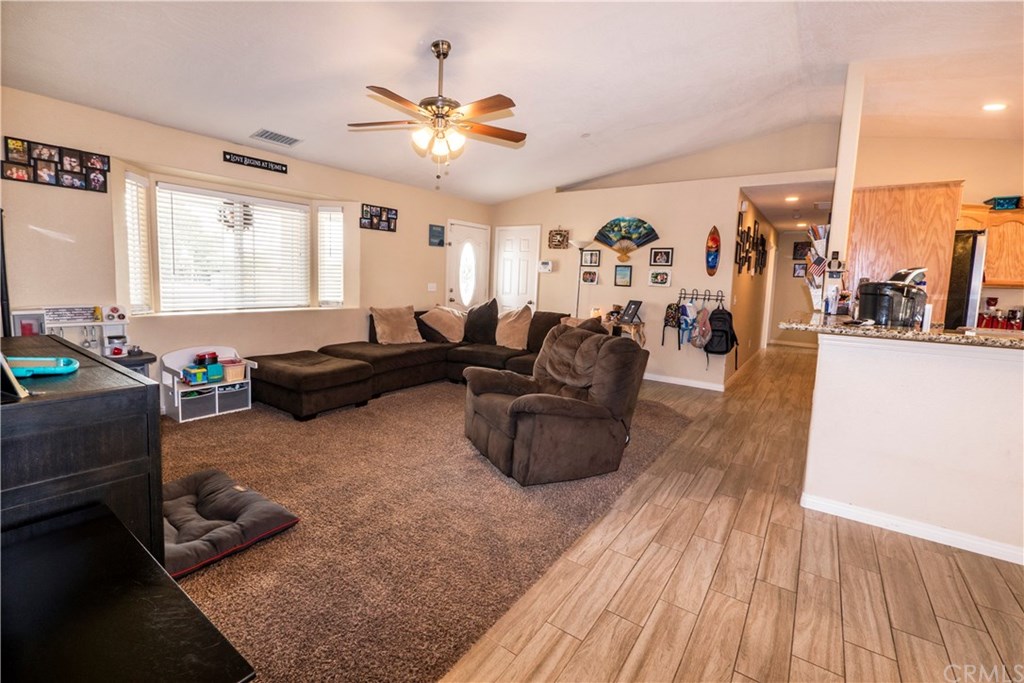 14682 Temecula Road Apple Valley, CA 92307 - Photo 16 of 44
