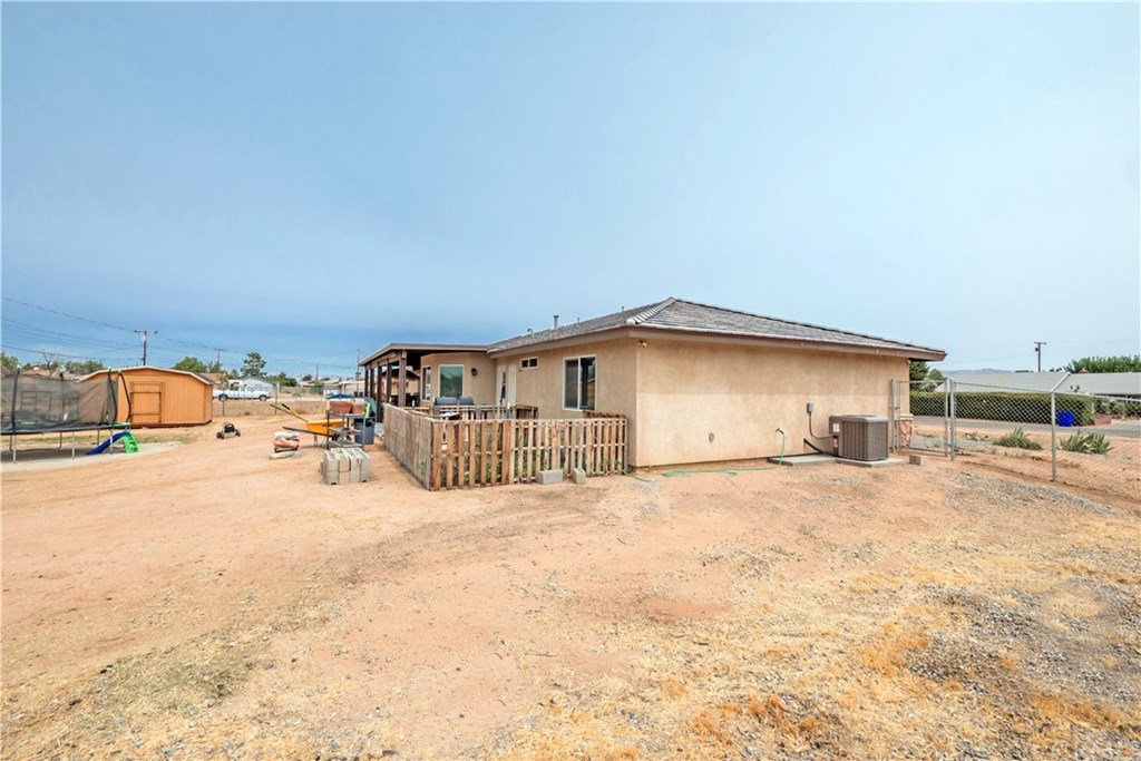 14682 Temecula Road Apple Valley, CA 92307 - Photo 5 of 44