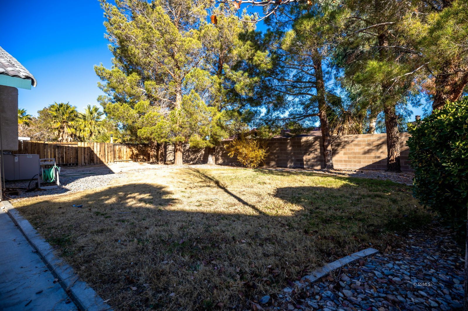 528 Amanda Street Ridgecrest, CA 93555 - Photo 30 of 30 a view of outdoor space and yard