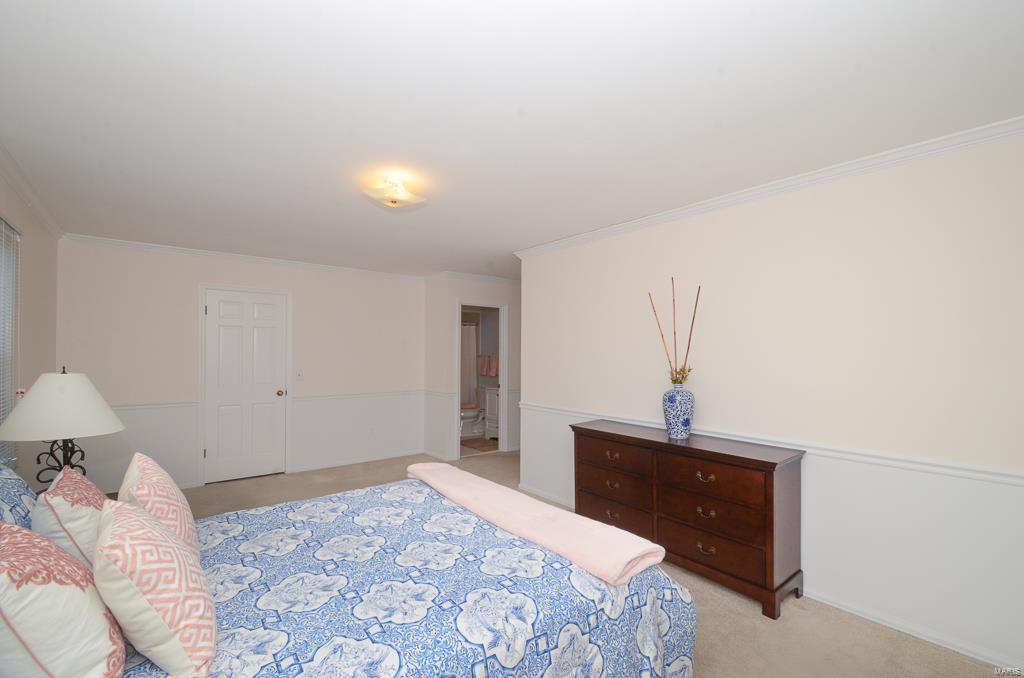 558 Hickory Ridge Court St. Louis, MO 63131 - Photo 16 of 33 Gallery Image 16