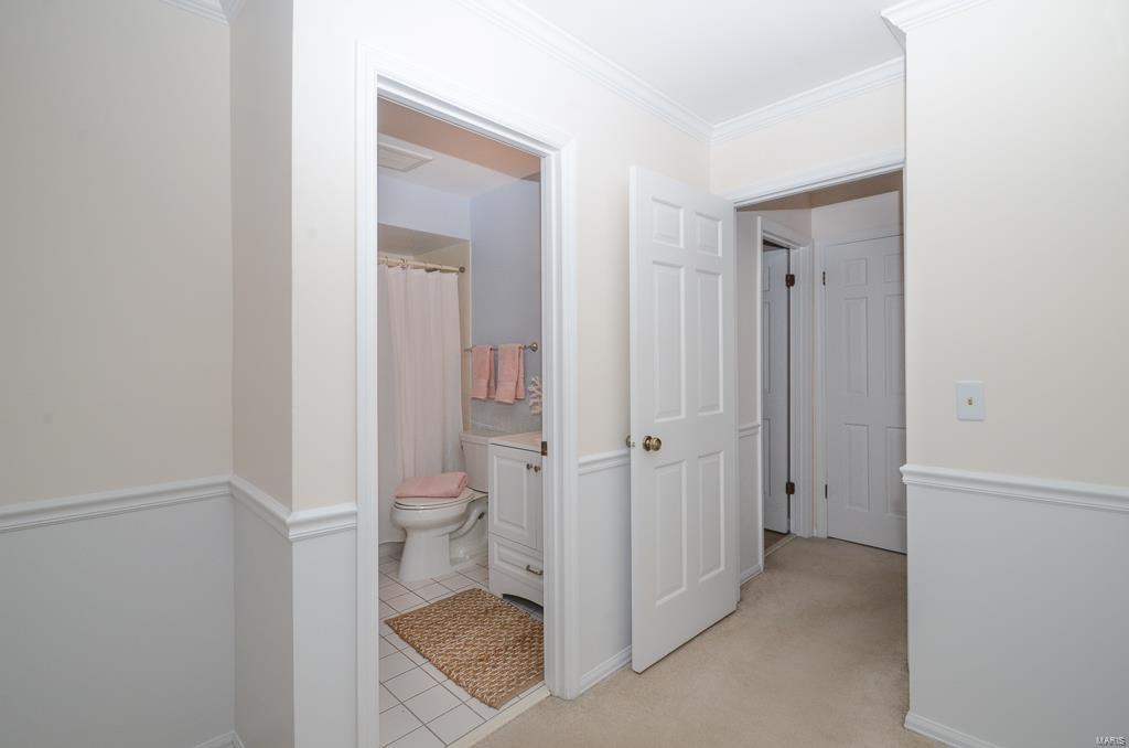 558 Hickory Ridge Court St. Louis, MO 63131 - Photo 17 of 33 Gallery Image 17