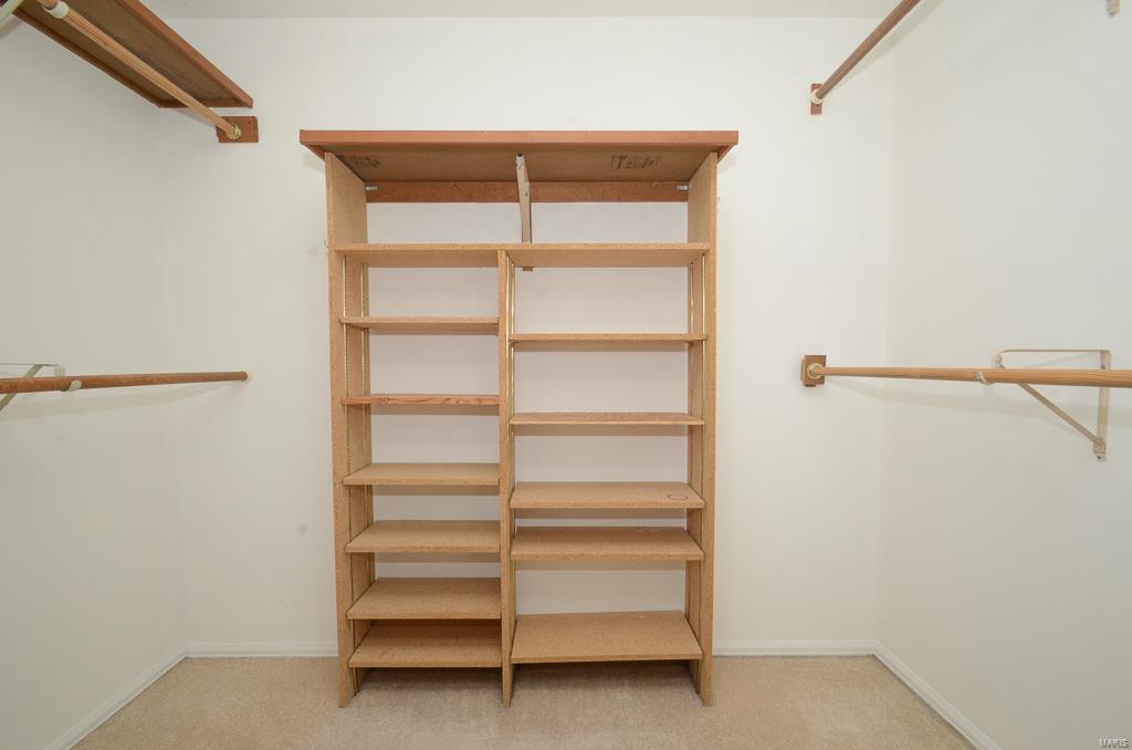 558 Hickory Ridge Court St. Louis, MO 63131 - Photo 20 of 33 Gallery Image 20
