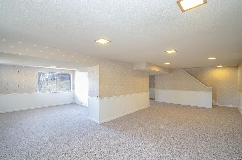 558 Hickory Ridge Court St. Louis, MO 63131 - Photo 25 of 33 Gallery Image 25