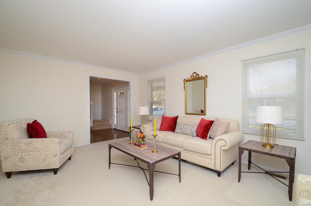 558 Hickory Ridge Court St. Louis, MO 63131 - Photo 4 of 33 Gallery Image 4