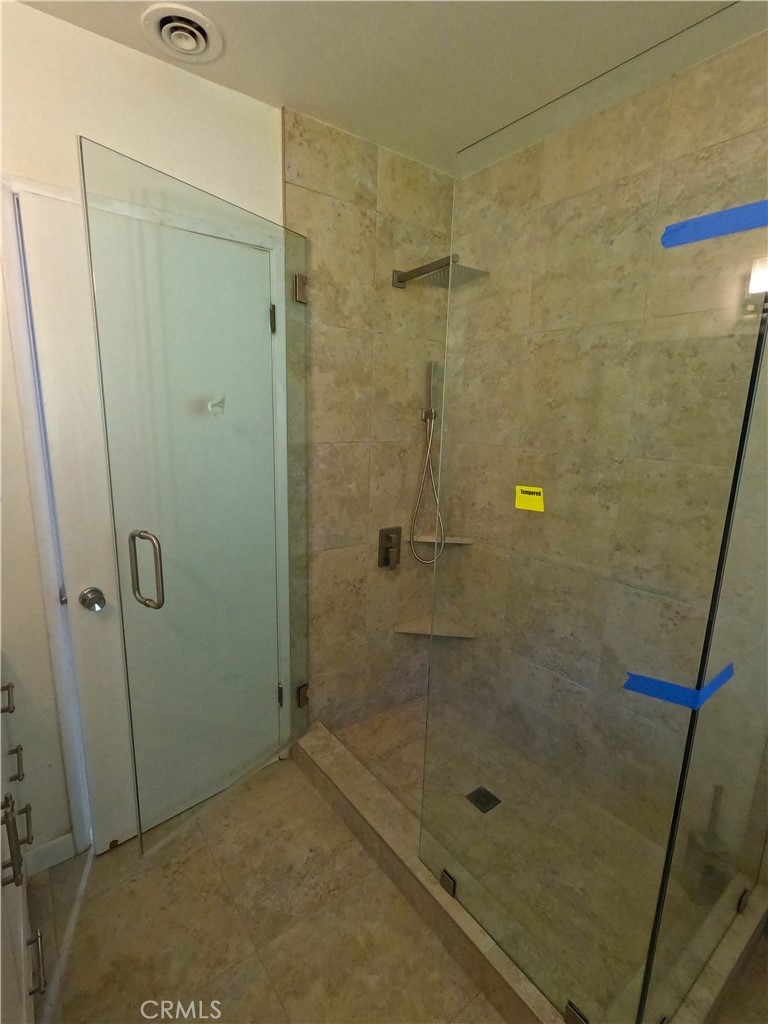 1515 Belleau Road Glendale, CA 91206 - Photo 16 of 35 a bathroom with a shower