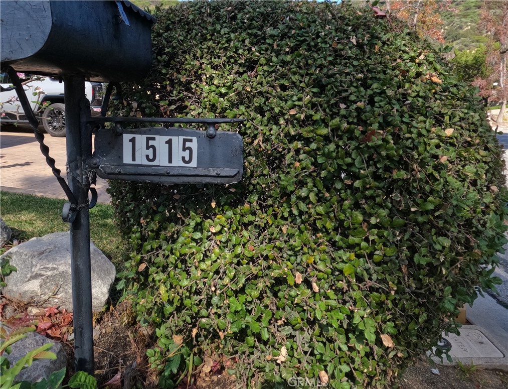 1515 Belleau Road Glendale, CA 91206 - Photo 31 of 35 a view of a sign board with a tree