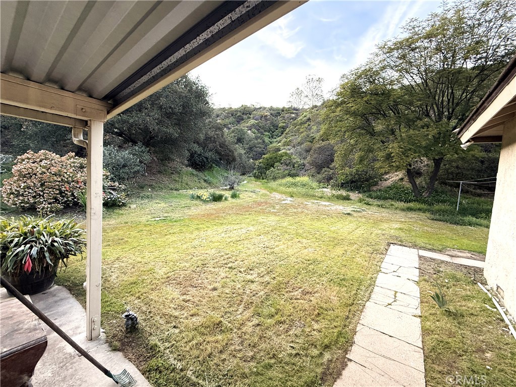 1515 Belleau Road Glendale, CA 91206 - Photo 34 of 35 a view of ocean from a balcony