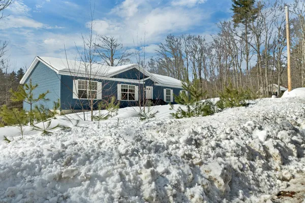 $560,000 | 264 Birch Hill Road, New Durham, NH 03855