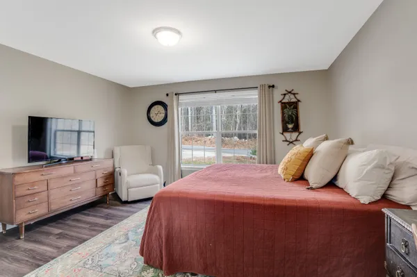 $560,000 | 264 Birch Hill Road, New Durham, NH 03855