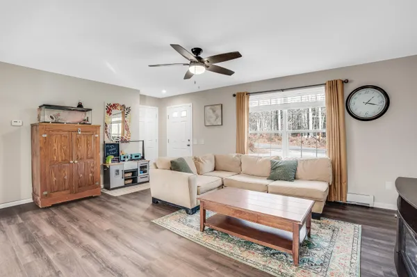 $560,000 | 264 Birch Hill Road, New Durham, NH 03855