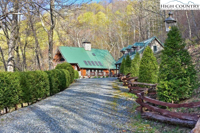 1194 Fox Meadow Road Banner Elk, NC 28604 - Photo 3 of 44 Gallery Image 3