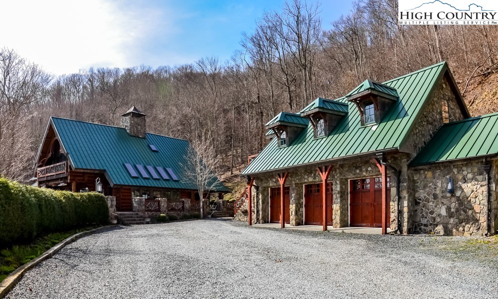 1194 Fox Meadow Road Banner Elk, NC 28604 - Photo 4 of 44 Gallery Image 4