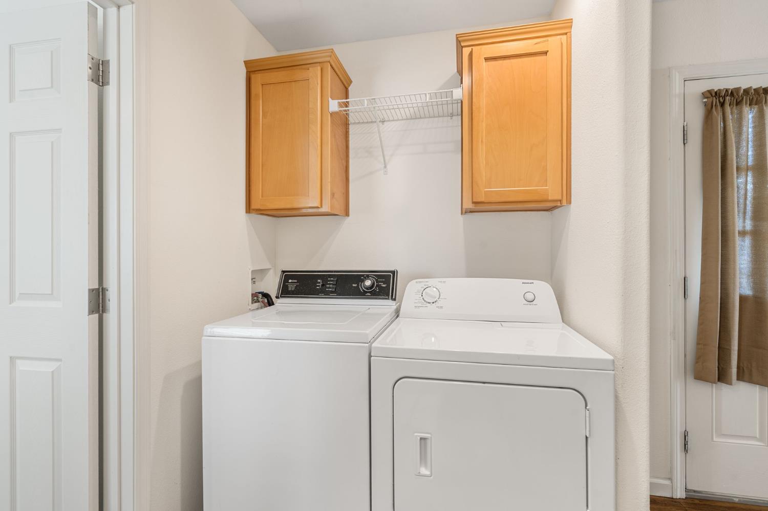4695 Pacific Street, Unit 9 Rocklin, CA 95667 - Photo 15 of 27 a utility room with dryer and washer