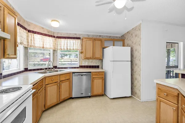 $296,000 | 13713 Sarah Cir Drive, Willis, TX 77378