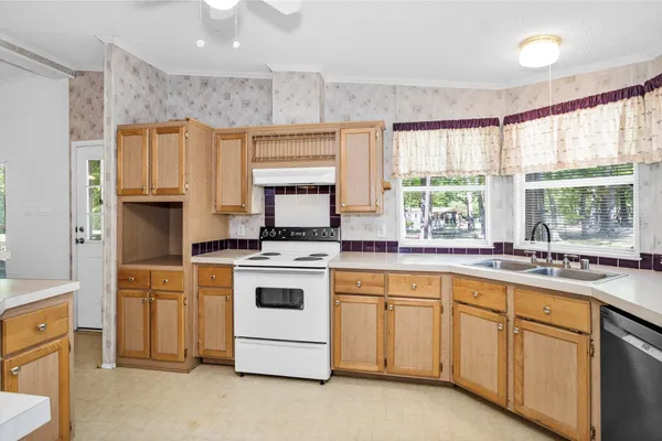 $296,000 | 13713 Sarah Cir Drive, Willis, TX 77378
