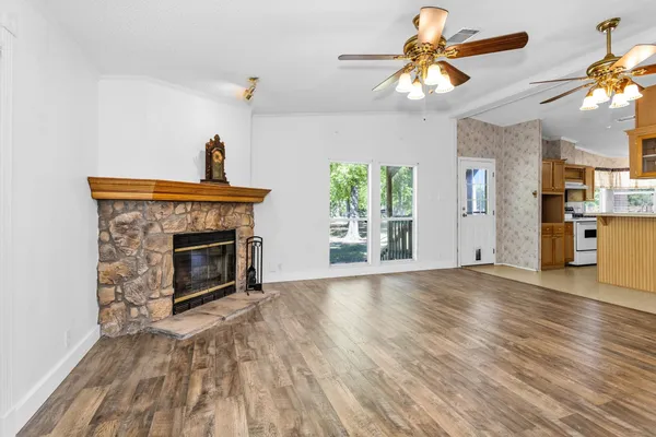$296,000 | 13713 Sarah Cir Drive, Willis, TX 77378